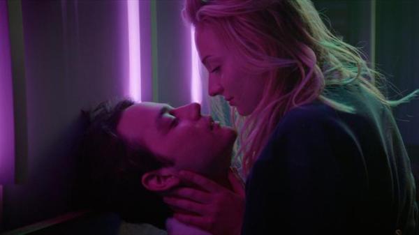 Heavy ; sophie ; turner ; sophie turner ; daniel ; zovatto ; daniel zovatto ; critique ; avis ; film heavy ; review ; cons ; presse ; photo sophie turner ; heavy à voir ; fabuleux ; eblouissant